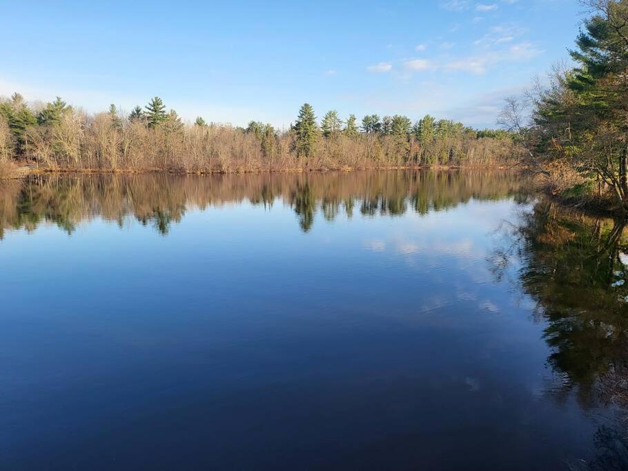 Northwoods Cabin-15 Acres, Fireplace- Paradise Villa Miscauno Island Exterior photo